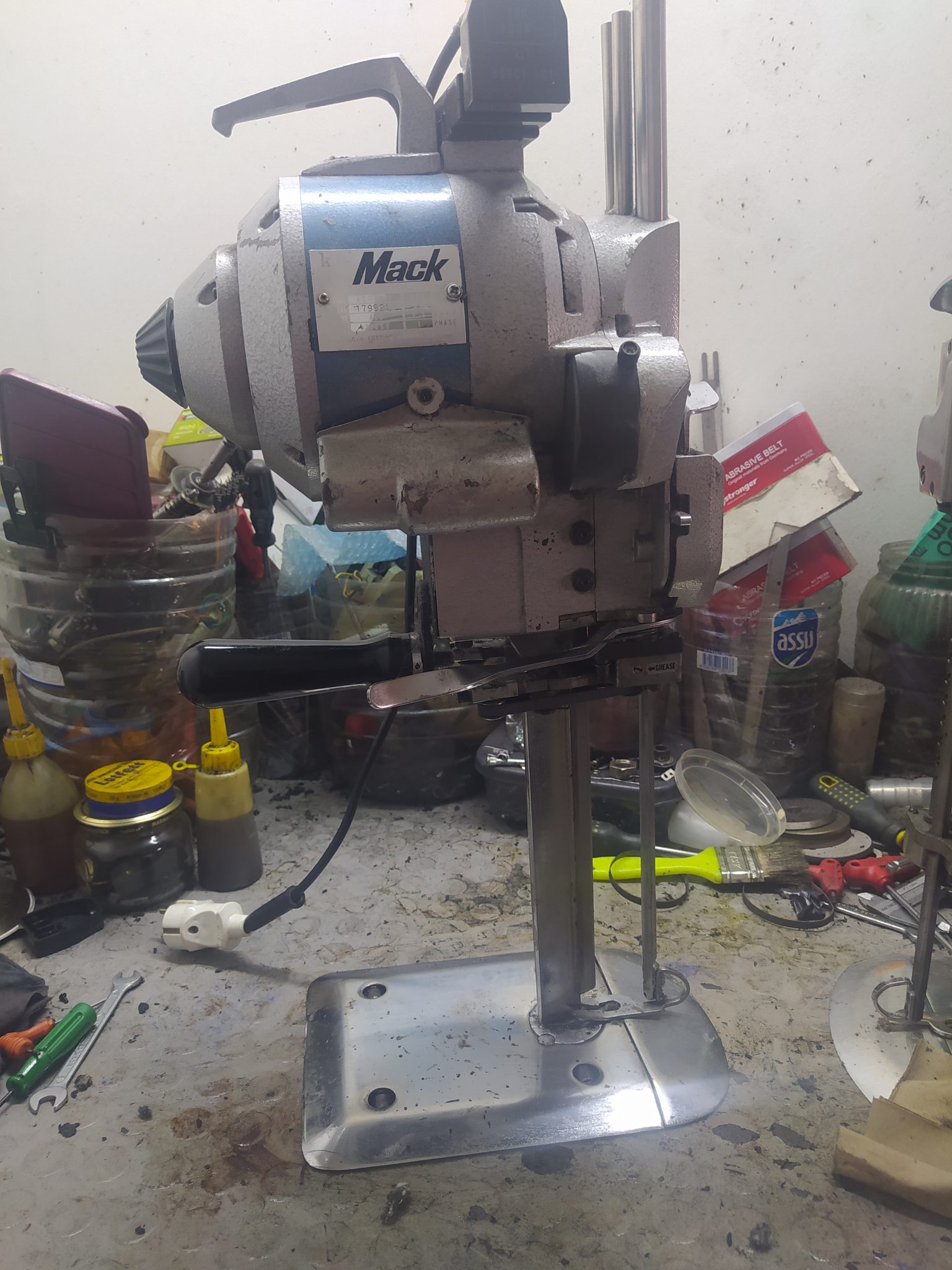 Satılık KM Mack 10 inç Kumaş Kesim Motoru